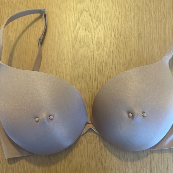 SKIMS pierced nipple bra. Worn once - Picture 8 of 8